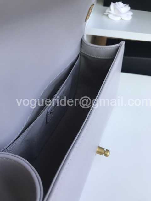 67086 V Lambskin 25 67086 V Lambskin 25