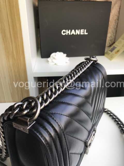 67086 V Lambskin 25