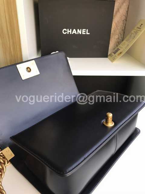67086 V Lambskin 25 67086 V Lambskin 25