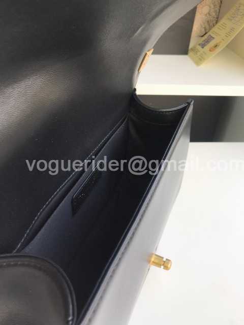 67086 V Lambskin 25 67086 V Lambskin 25