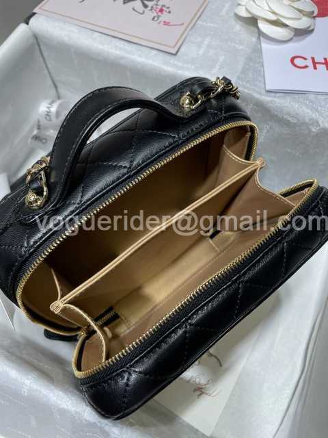 AS2900 Vanity Case 18