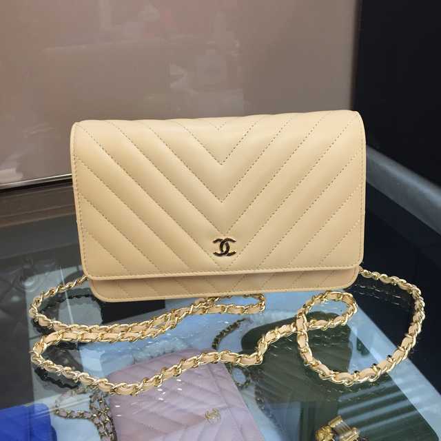 33814 V WOC 19 Lambskin