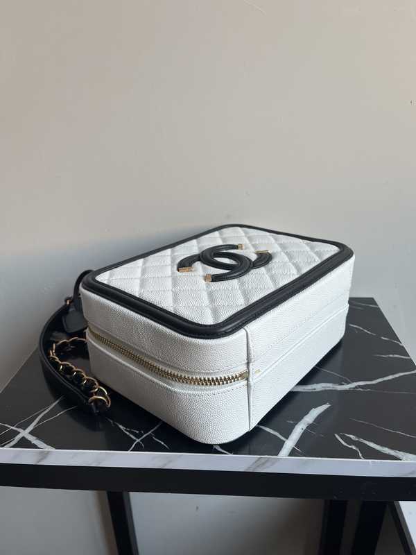 93343 Vanity Case 21 93343 Vanity Case 21