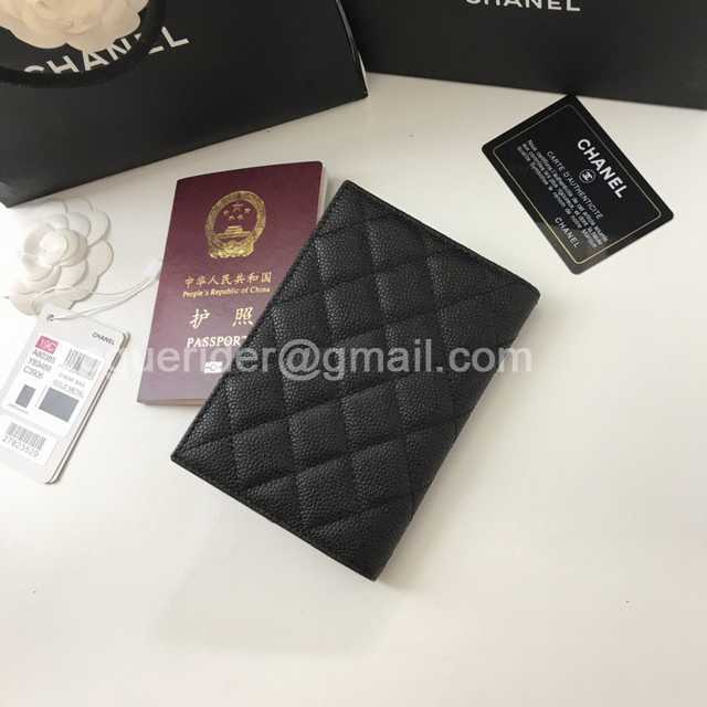 80385 Passport Holder 14