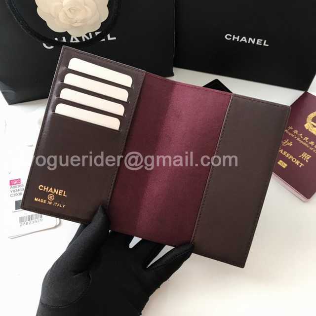 80385 Passport Holder 14