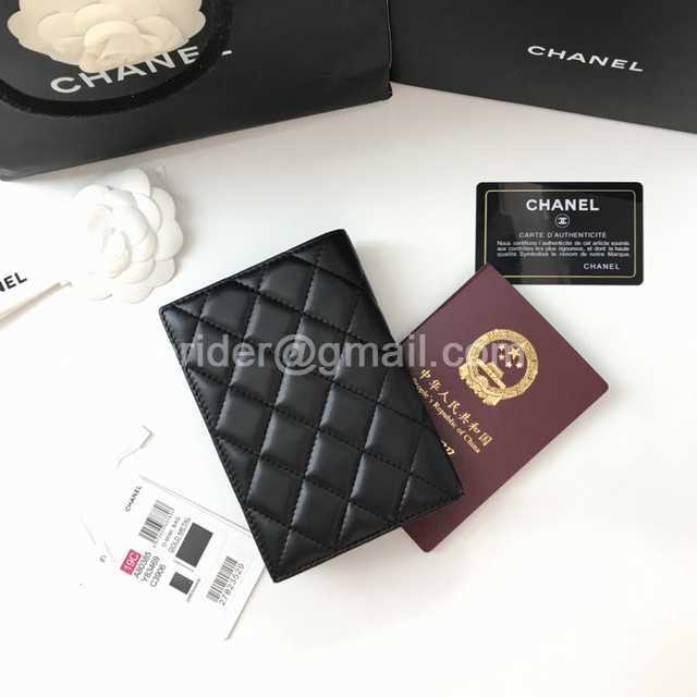 80385 Passport Holder 14