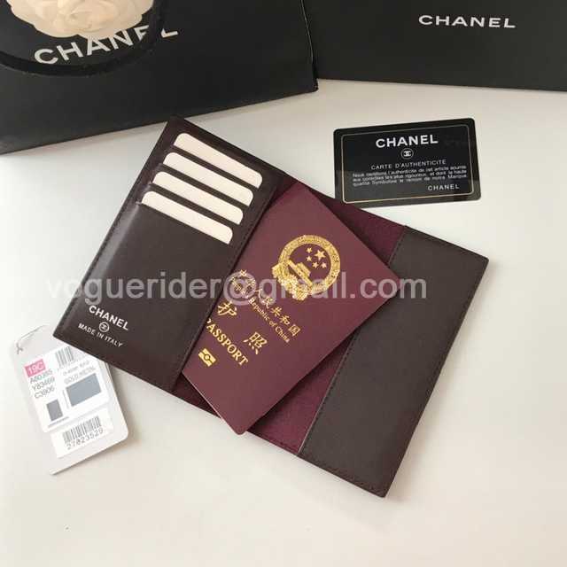 80385 Passport Holder 14