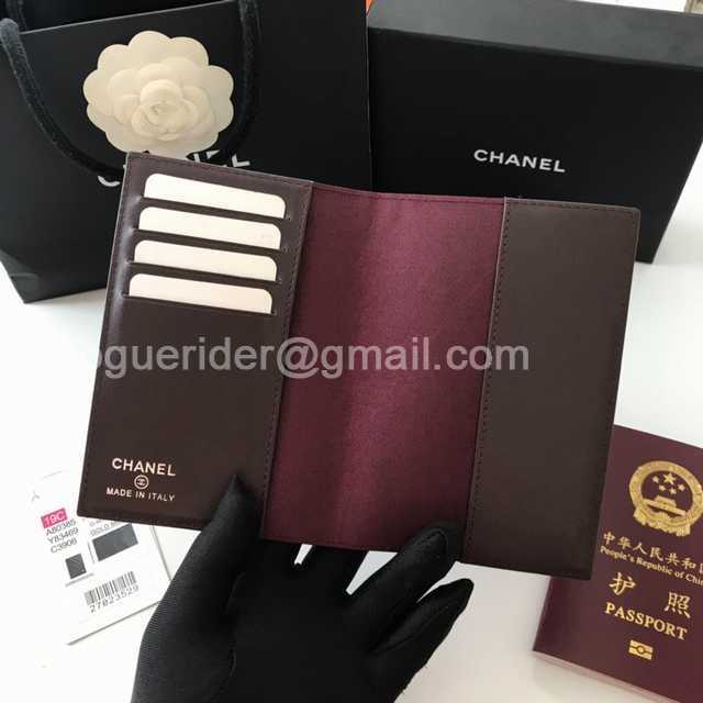80385 Passport Holder 14