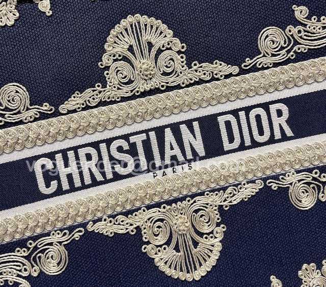 M1286 41 In Lights M1286 41 In Lights