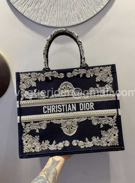 M1286 41 In Lights M1286 41 In Lights