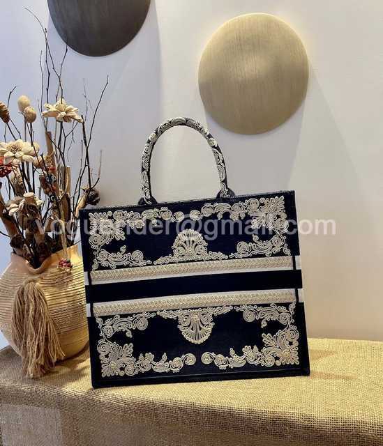 M1286 41 In Lights M1286 41 In Lights