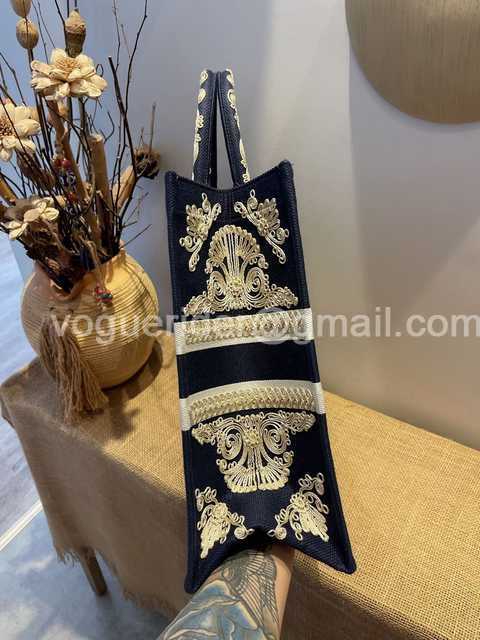 M1286 41 In Lights M1286 41 In Lights