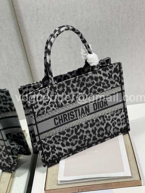 M1287 36 Embroidery M1287 36 Embroidery