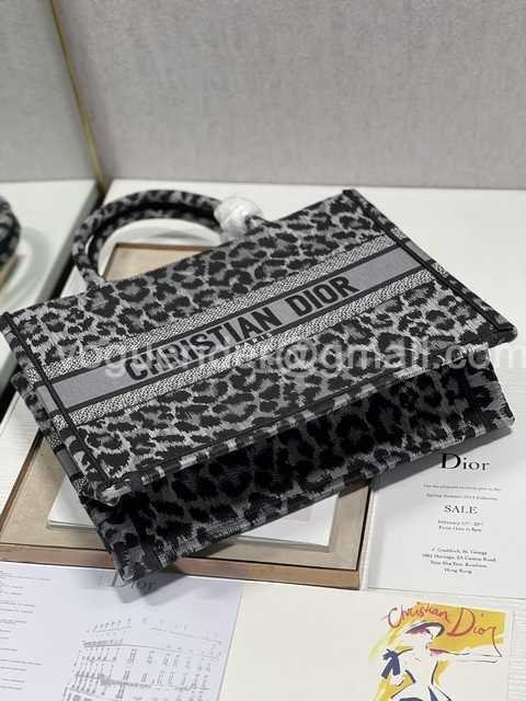 M1287 36 Embroidery M1287 36 Embroidery