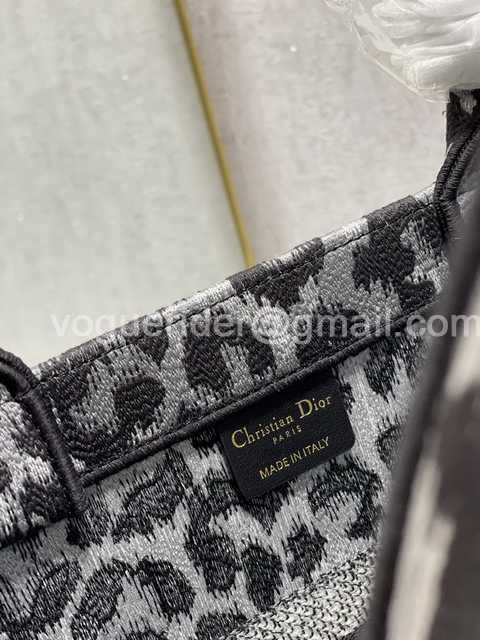 M1287 36 Embroidery M1287 36 Embroidery