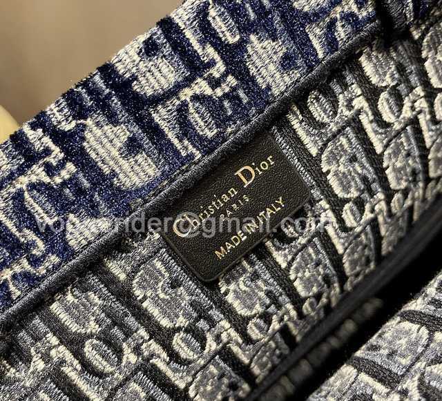 M1286 41 In Lights M1286 41 In Lights