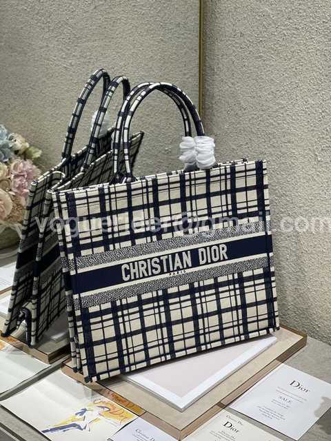 M1286 41 In Lights M1286 41 In Lights