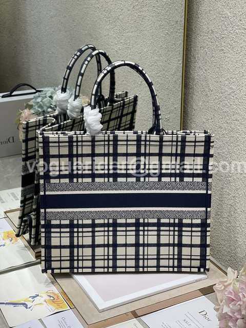 M1286 41 In Lights M1286 41 In Lights