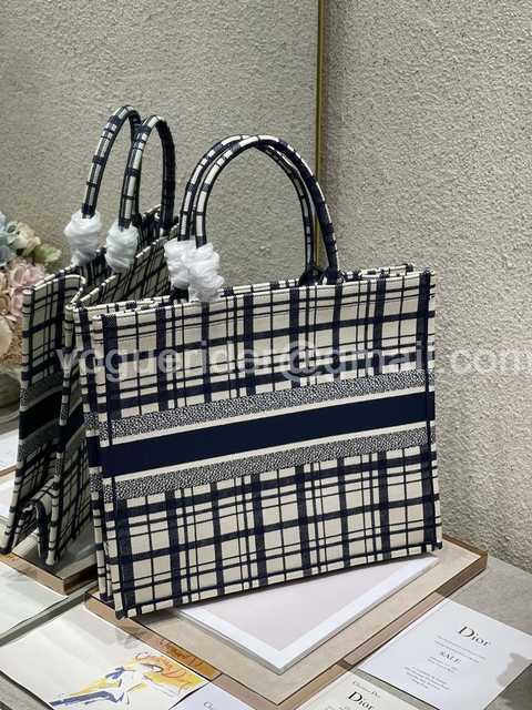 M1286 41 In Lights M1286 41 In Lights