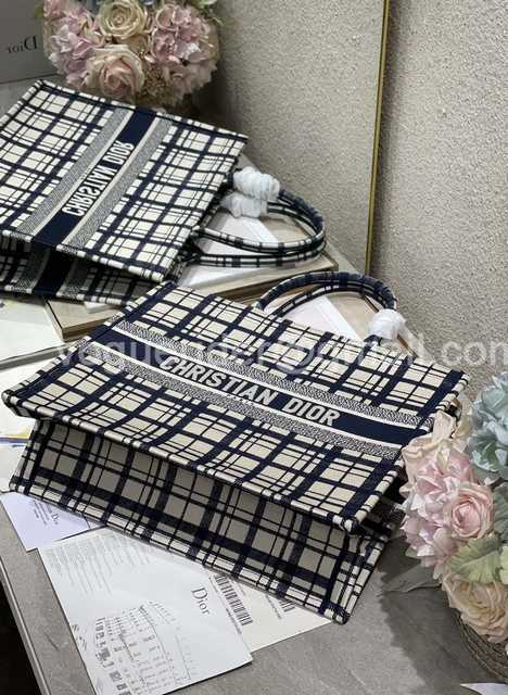 M1286 41 In Lights M1286 41 In Lights