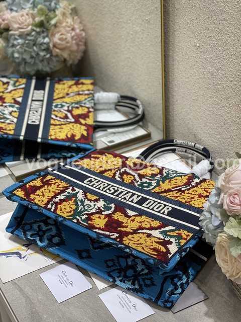 M1286 41 In Lights M1286 41 In Lights