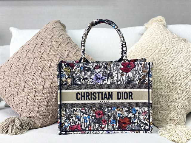 M1287 36 Embroidery