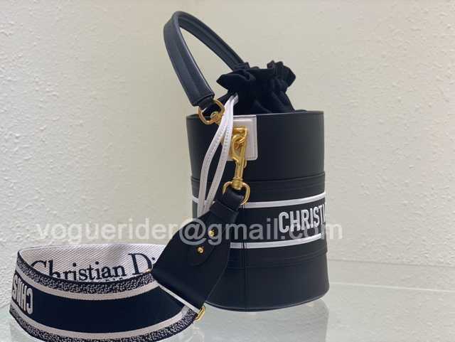 Vibe Bucket Leather 22