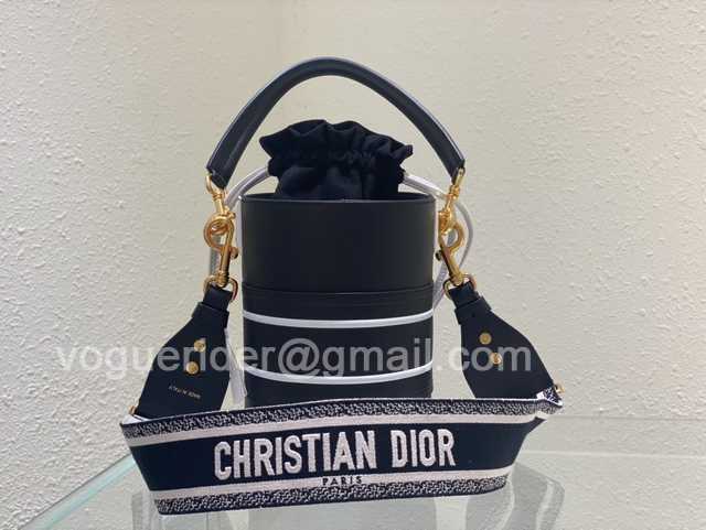 Vibe Bucket Leather 22