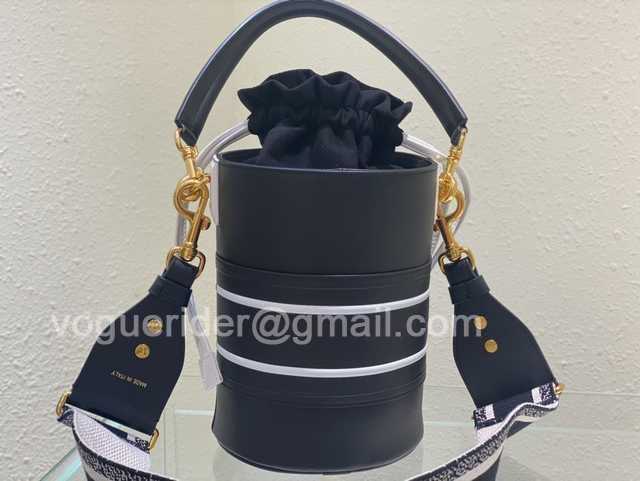 Vibe Bucket Leather 22