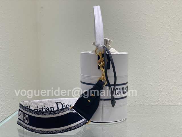 Vibe Bucket Leather 22