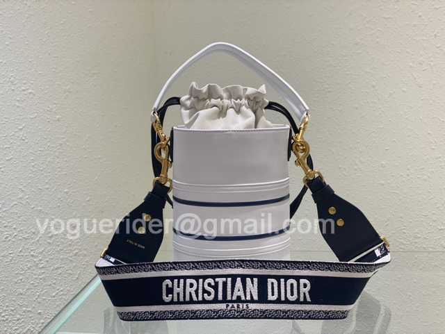 Vibe Bucket Leather 22