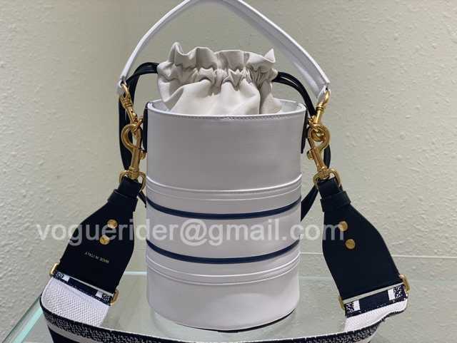 Vibe Bucket Leather 22