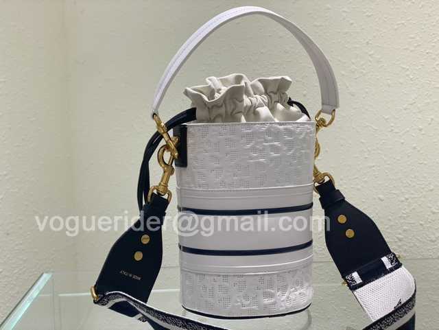 Vibe Bucket Oblique 22