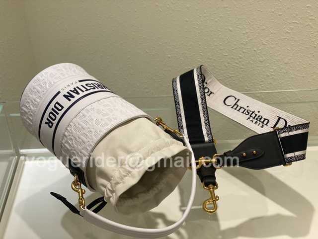 Vibe Bucket Oblique 22