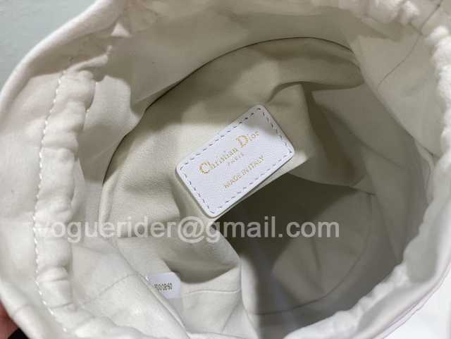 Vibe Bucket Oblique 22