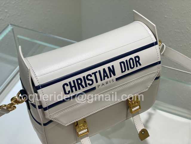 Vibe Camp Messenger 22