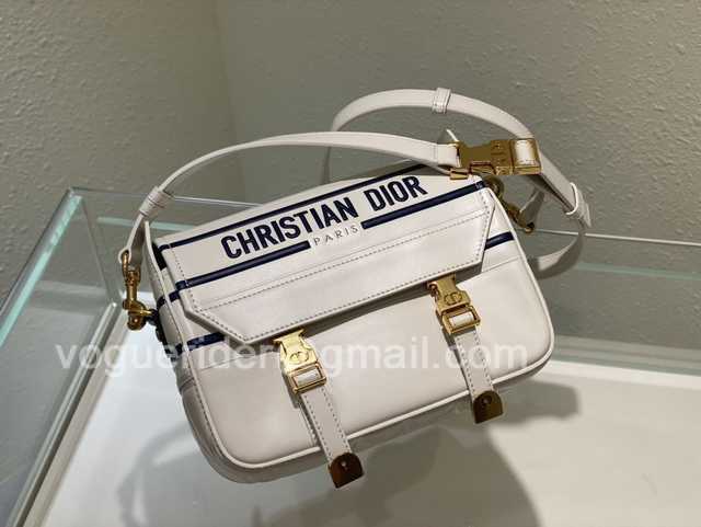 Vibe Camp Messenger 22