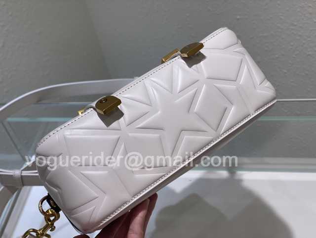 Vibe Camp Messenger 22