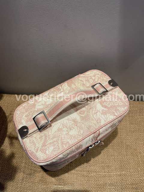 Travel 25 Travel 25