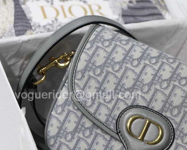 Bobby Oblique M8010 22 Bobby Oblique M8010 22