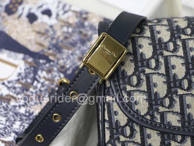 Bobby Oblique M8010 22 Bobby Oblique M8010 22
