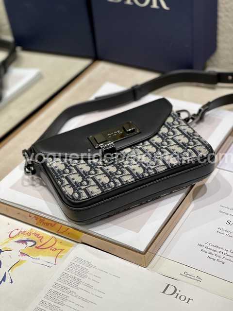 214 Mini Messenger 19