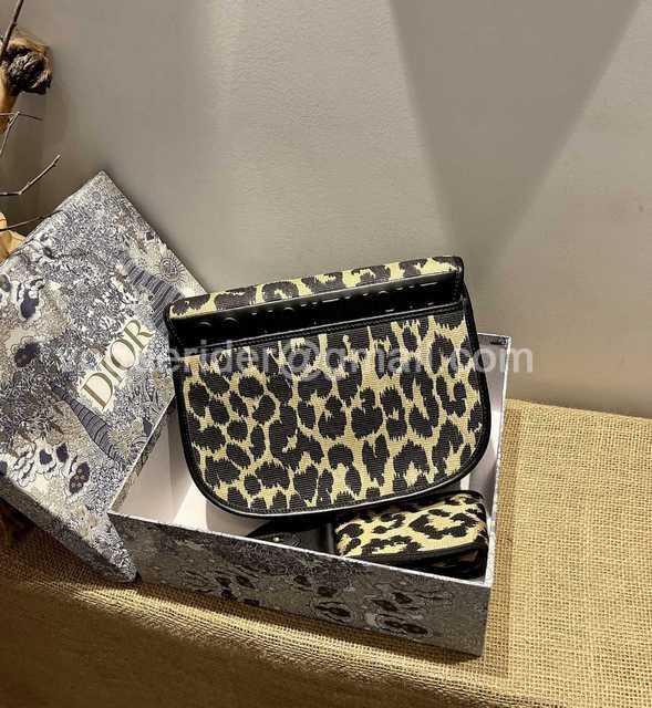 Bobby M9320 27 Bobby M9320 27