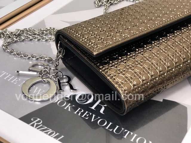 2251 Chain Bag 21