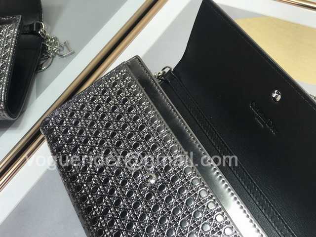 2251 Chain Bag 21