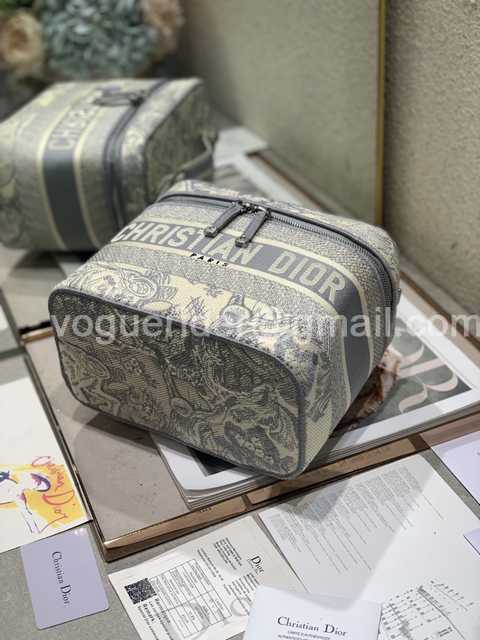 Cosmetic Bag 25