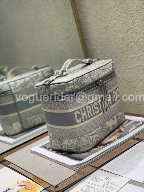 Cosmetic Bag 25