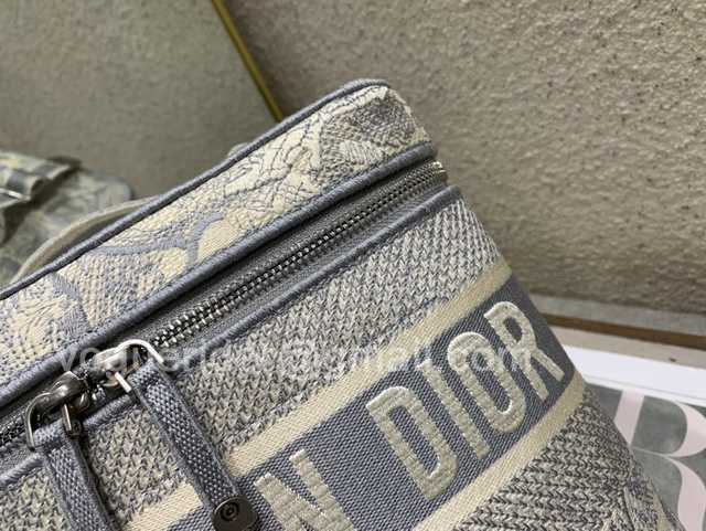 Cosmetic Bag 25