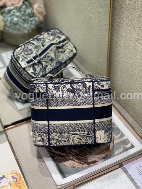Cosmetic Bag 25