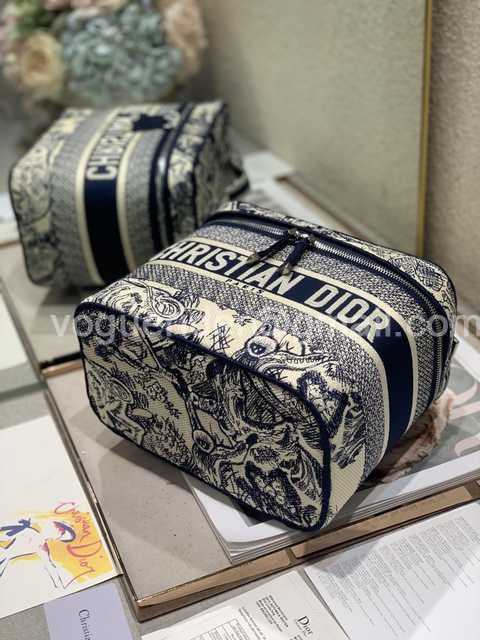 Cosmetic Bag 25